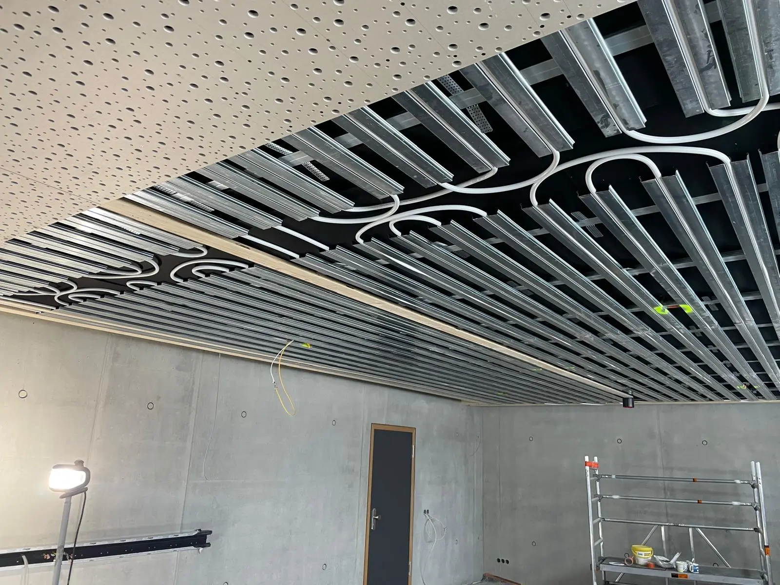 Heiz- und Kühldecke